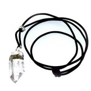 NWT Quartz Point Artisan Pendant Necklace Unisex